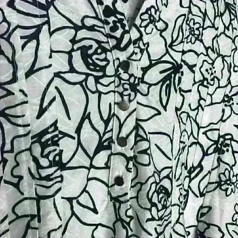 NWT Cathy Daniels Simply‎ Textured Roll Tab Sleeve Print Top Sz S - Picture 4 of 12
